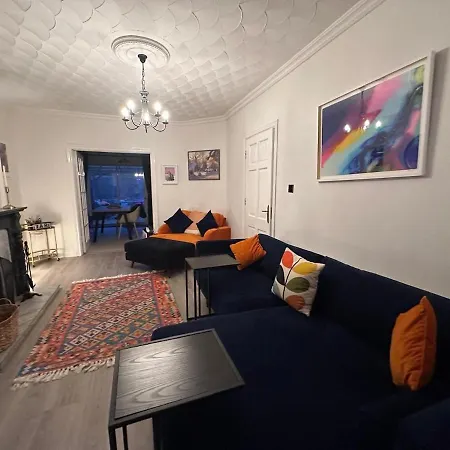 Bright & Cozy In Knocknacarra Голуэй