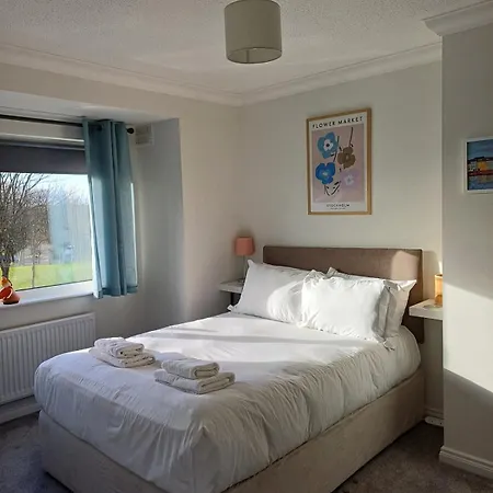 Bright & Cozy In Knocknacarra *