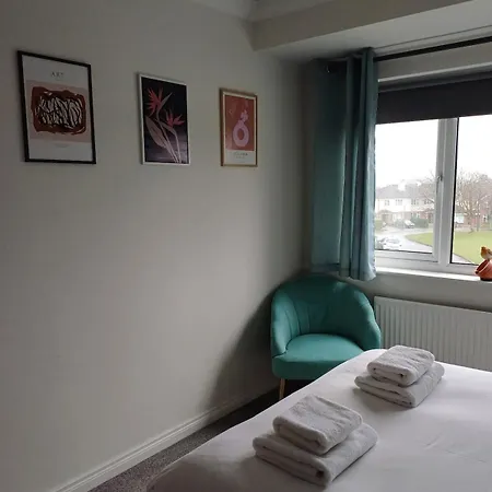 Bright & Cozy In Knocknacarra * Galway