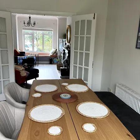 Vakantiehuis Bright & Cozy In Knocknacarra Galway