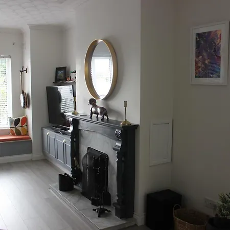 Vakantiehuis Bright & Cozy In Knocknacarra Galway