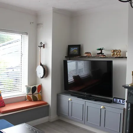 Vakantiehuis Bright & Cozy In Knocknacarra Galway