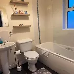 Bright & Cozy In Knocknacarra Holiday home