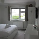 Bright & Cozy In Knocknacarra Galway